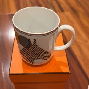 Hermes Elegant White and Black Mug